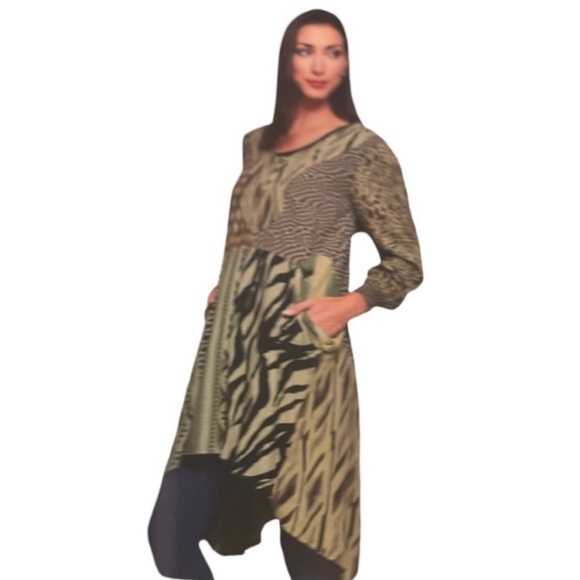 NWT.  S/M Sacred Threads Tunic.   CL/GR - Picture 1 of 4